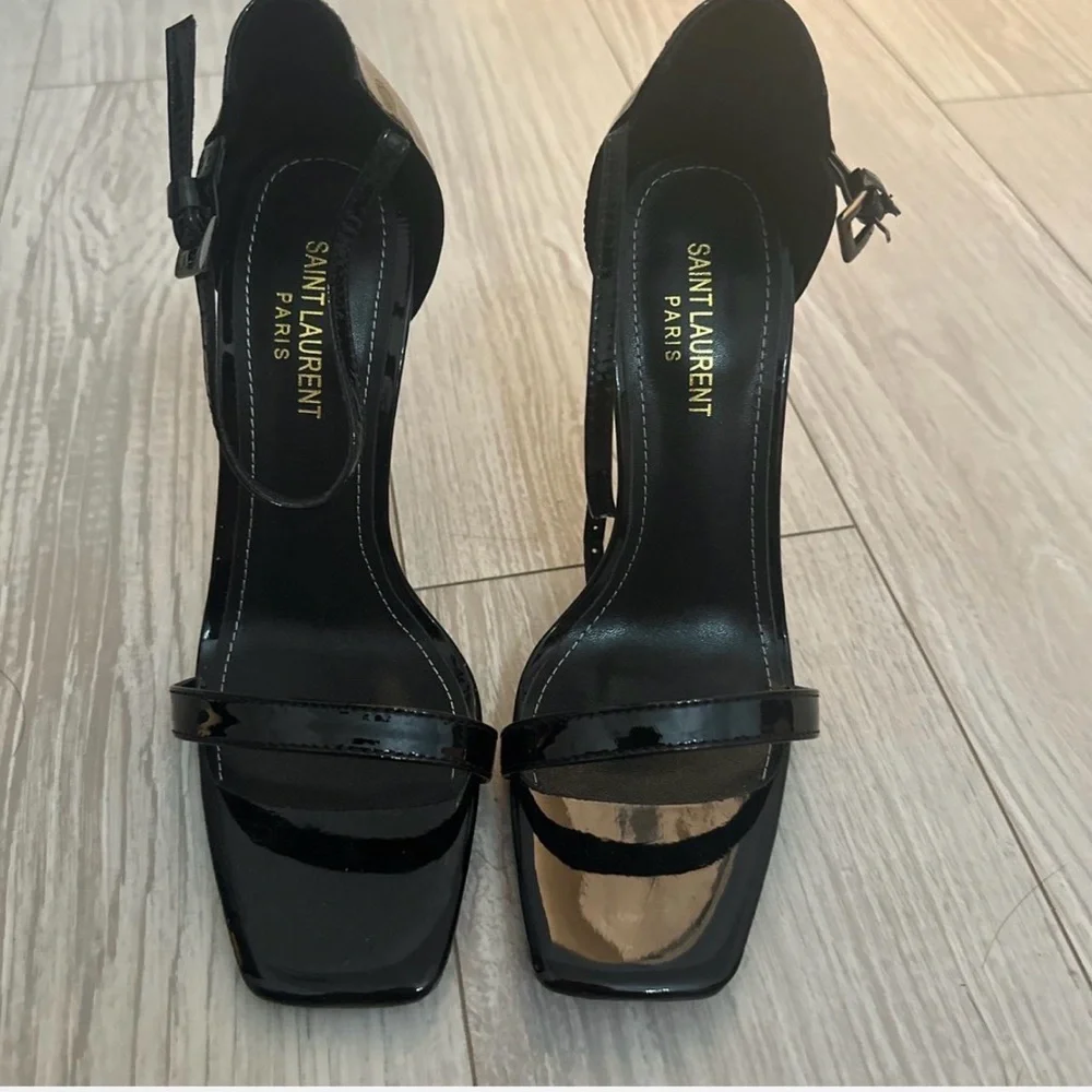 Saint Laurent Glossy Black Heels - Picture 2 of 3